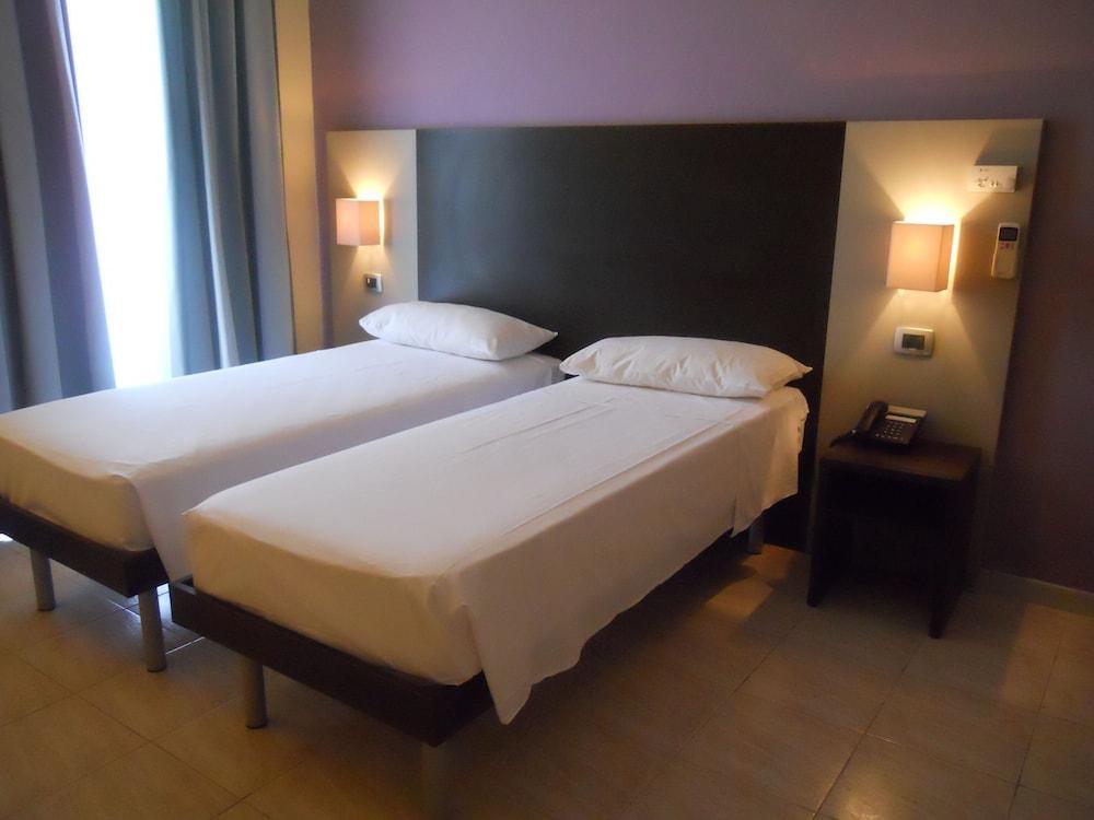 Idria Hotel Тіволі Екстер'єр фото
