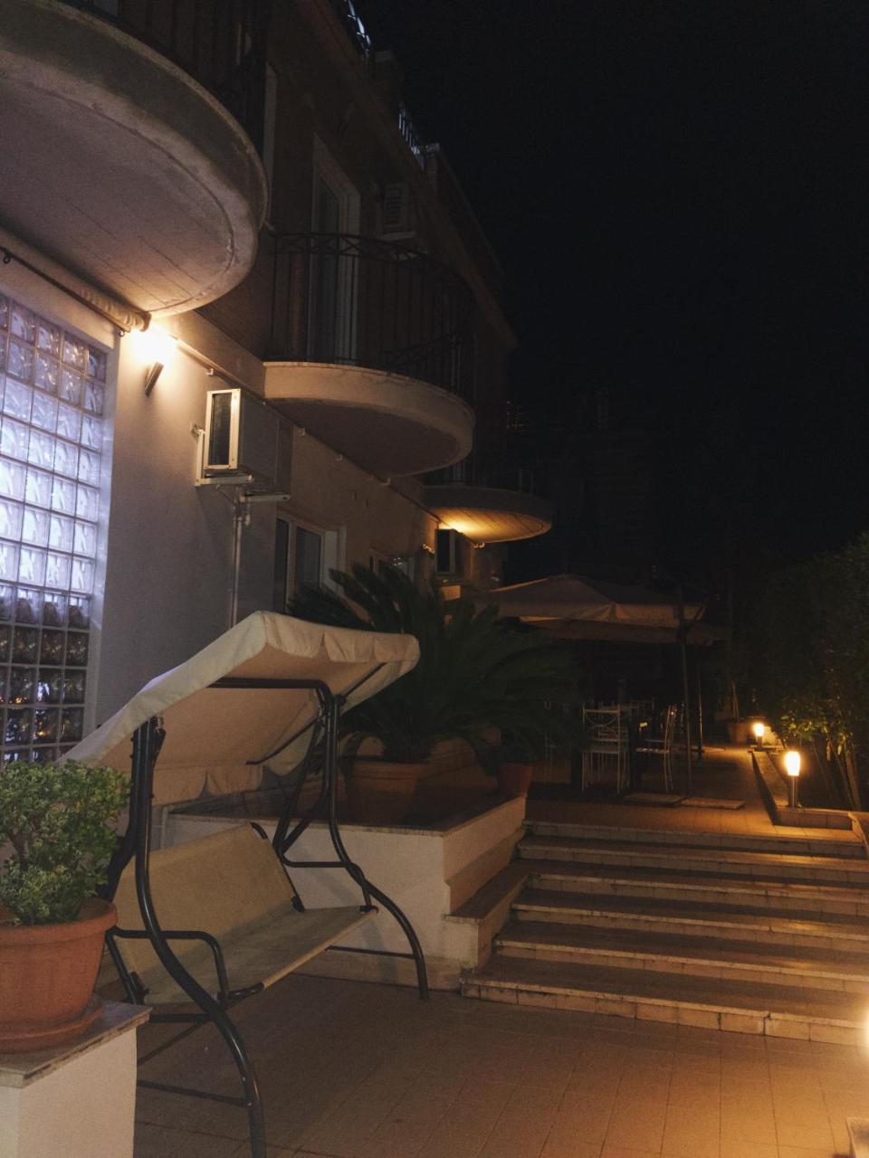 Idria Hotel Тіволі Екстер'єр фото